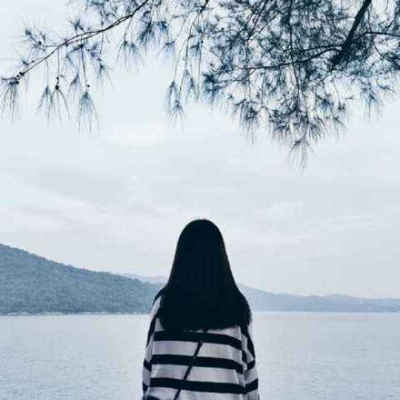 刻骨铭心的感情短句（刻骨铭心的感情短句子）(图1)