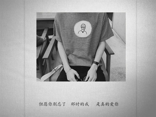 在花丛中唯美句子(描写草丛里的花的句子)(图1) 在花丛中唯美句子(描写草丛里的花的句子)(图1)