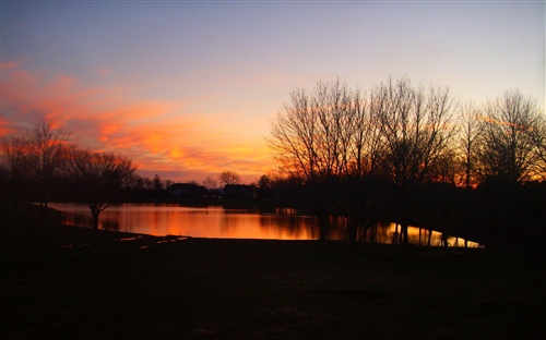 安慰哭泣女生的短句子（女生哭了怎么说安慰的话）(图1)