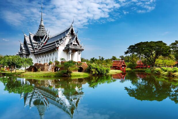 感情丰富细腻的说说（形容感情丰富细腻的成语）(图1)