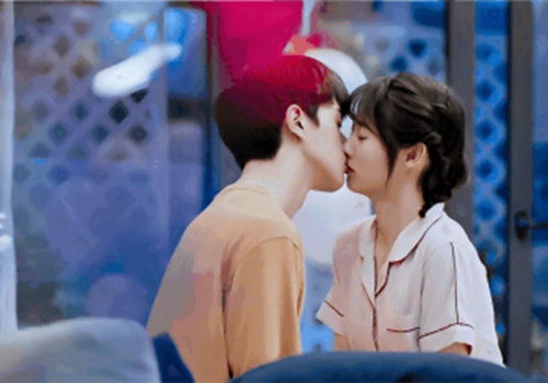 描写天降暴雨的优美句子（天降大雨的成语）(图1)