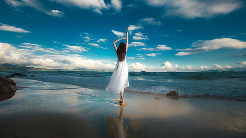 描写大雨的优美句子（描写大雨的片段200字）(图1)