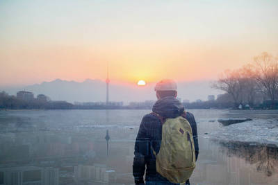 描写河水声音的优美句子（描写河水声音的优美句子摘抄）(图1)
