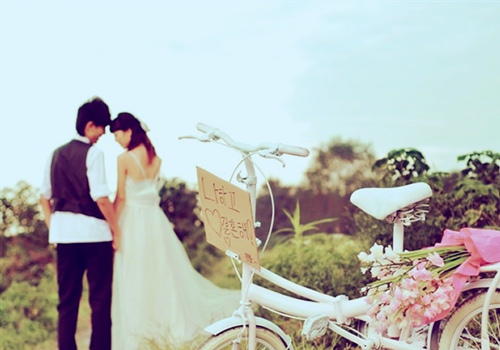 描写秋天学校的优美句子（描写秋天学校的美景的作文300字）(图1)