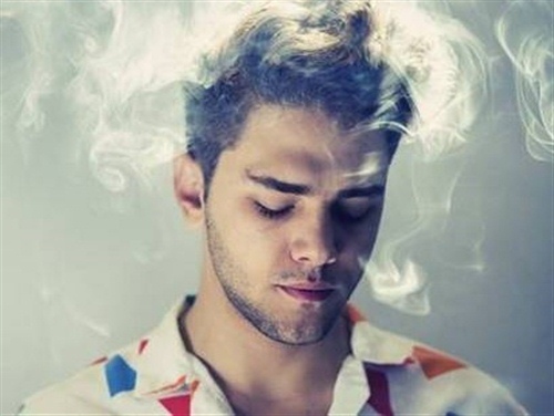 放手不再打扰的短句 放弃不打扰的句子(图1)