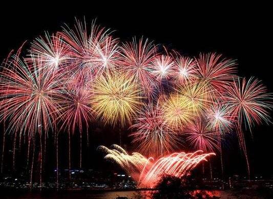 有关自强不息的格言英语 自强不息英文作文(图1)