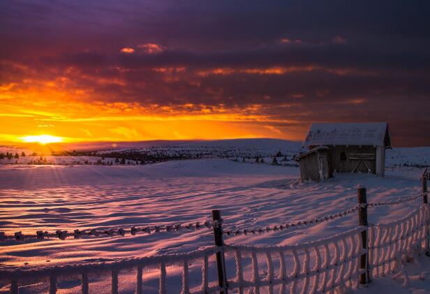 朋友圈暧昧句子短句 朋友圈暧昧句子短句图片(图1)