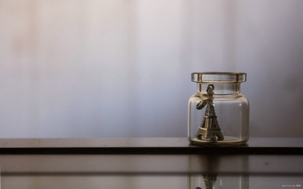 服装文案短句唯美 三八节服装文案短句(图1)