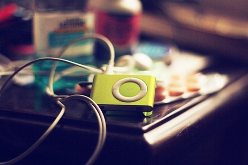 看窗外的世界短句 看着窗外的世界语录(图1)