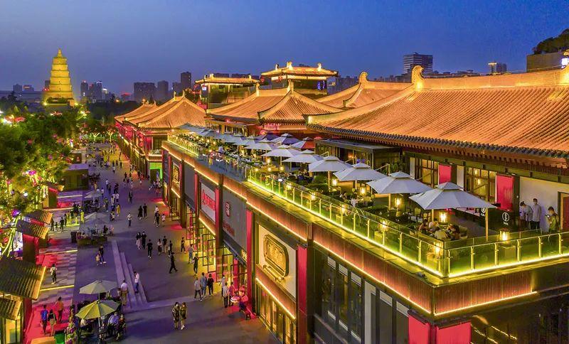 夜“烨”夜“耶”！华灯初上，夜游曲江~(图1)