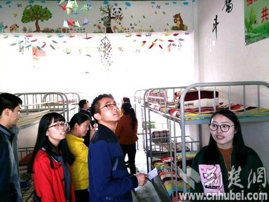 十堰竹山争创文明宿舍 打造农村寄宿生“温馨家园”(图5)