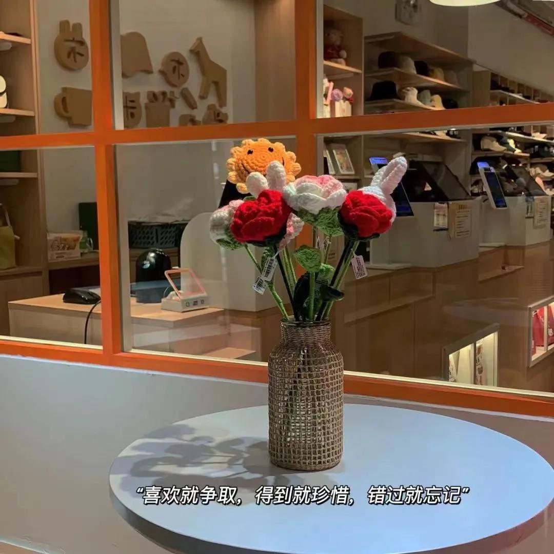 说进你心坎意难平的文案句子：我以为我真心付出，就不会被对不起(图7)