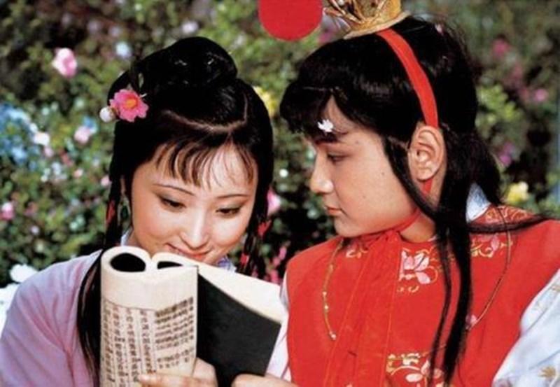 林黛玉和贾宝玉，两人经典对白，其中十二个字被情侣奉为经典(图7)