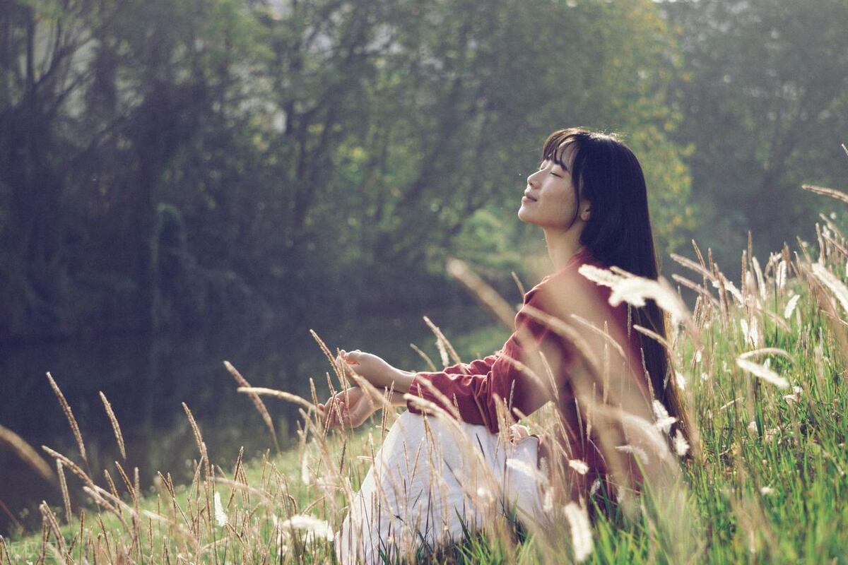 关于傍晚日落的唯美句子（形容落日余晖的唯美文案）(图3)