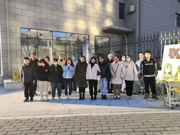 世界勤俭日，你我都是同行者，为爱努力，有衣捐衣。(图2)