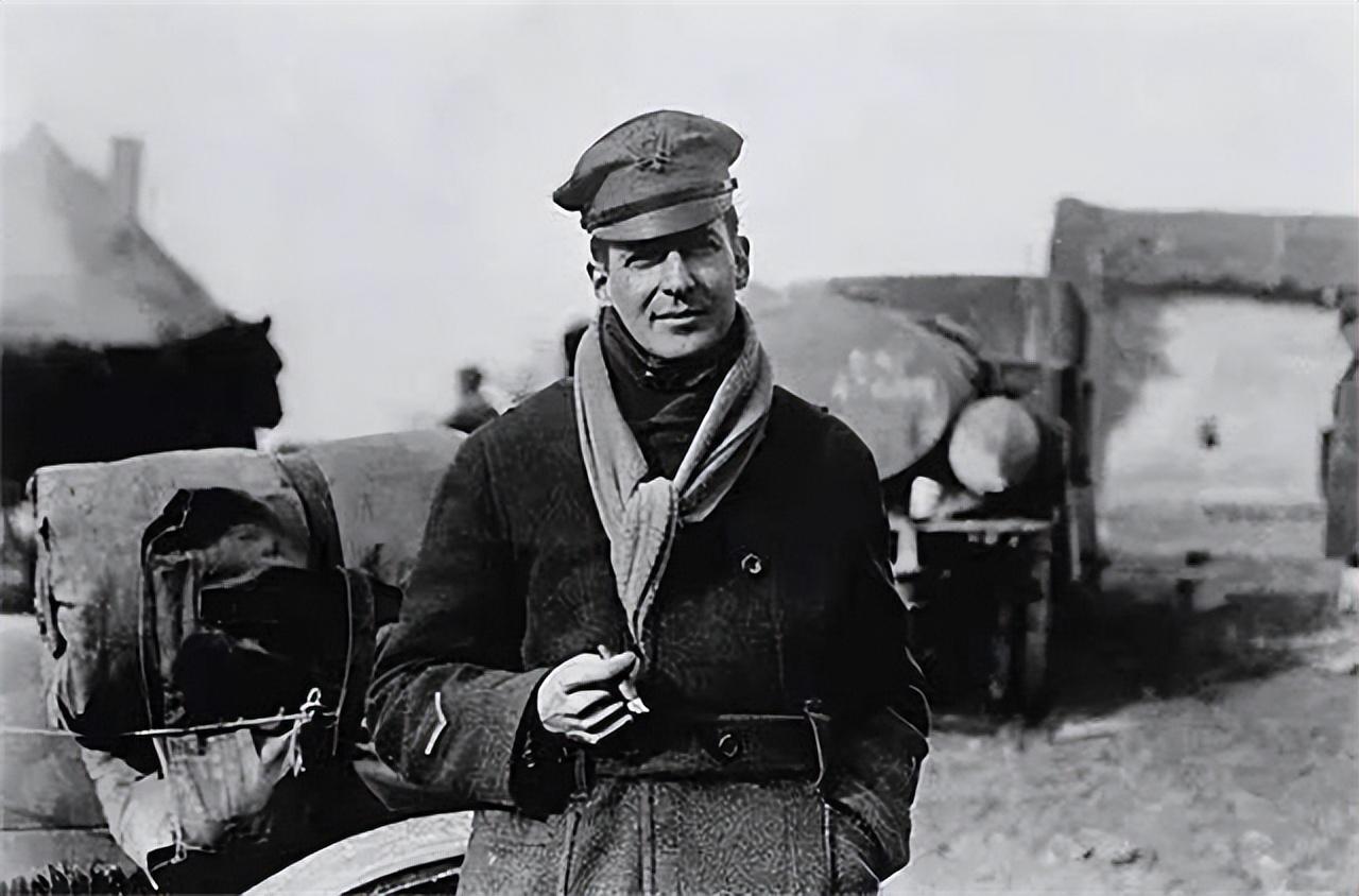 麦克阿瑟叫嚣向中国投放原子弹，仅仅过去几个小时，就被白宫解职(图2)