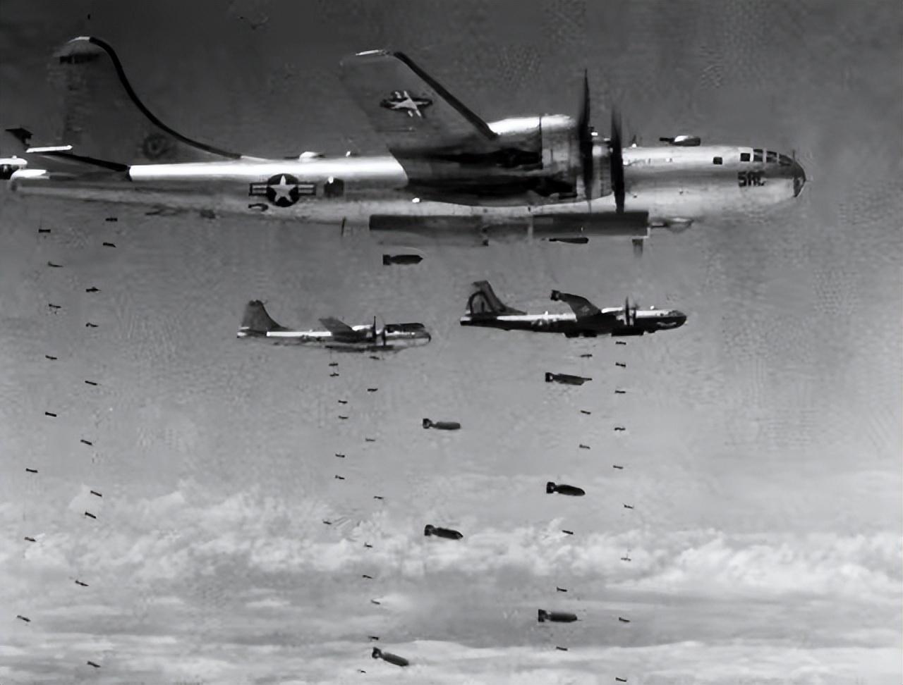 麦克阿瑟叫嚣向中国投放原子弹，仅仅过去几个小时，就被白宫解职(图7)