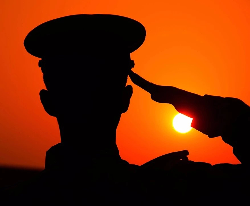 【典型宣传】唐山玉田00后小伙助力抗疫，不忘军装绿(图2)