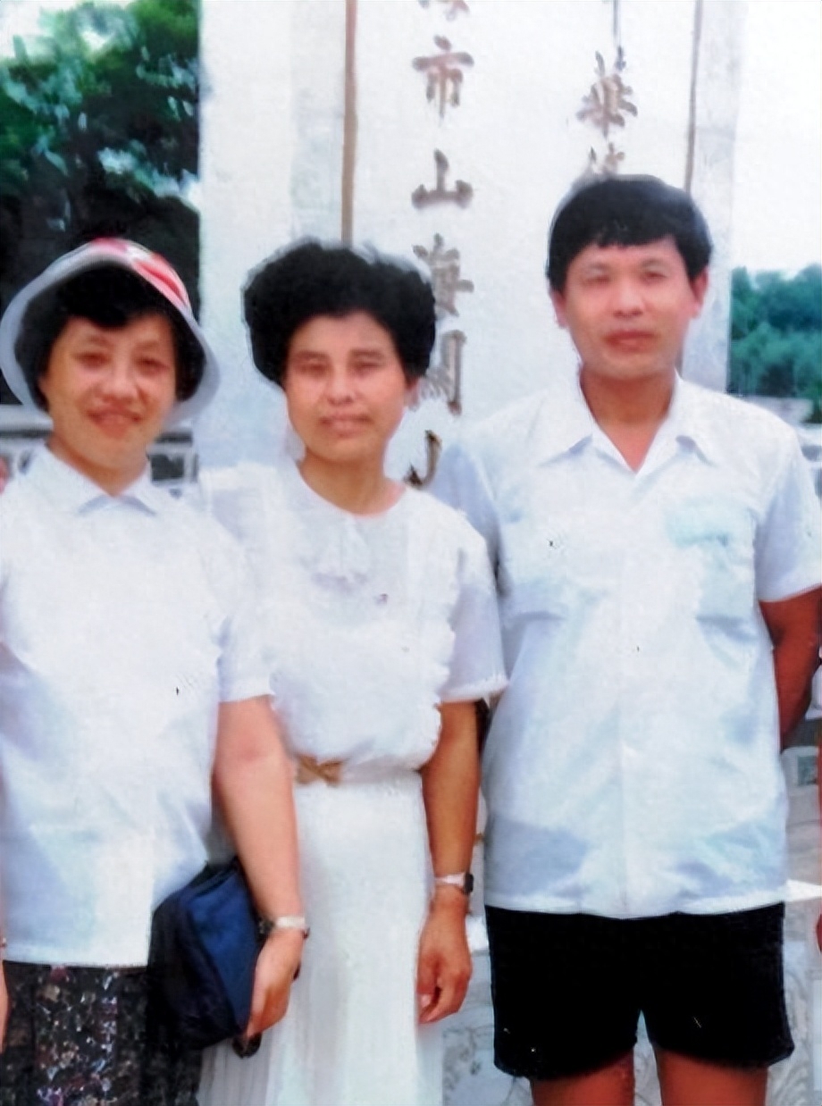 老师，您是我们心中的徐霞客（网络五朵金花同题笔抒之五）(图2)