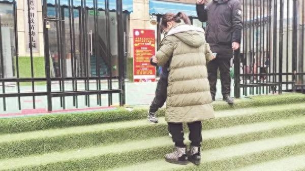 为6岁儿子“解冻”，妈妈的一句话令人泪目……(图1)