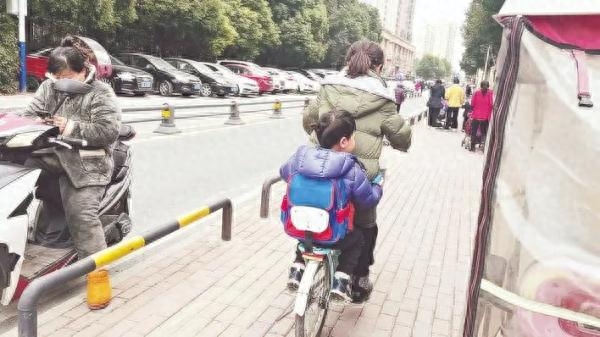 为6岁儿子“解冻”，妈妈的一句话令人泪目……(图3)