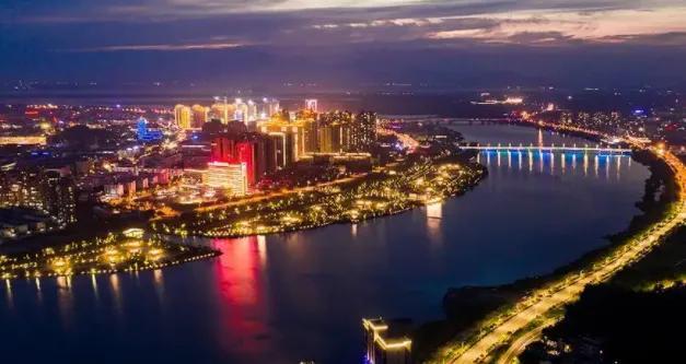 人间清醒的生活感悟文案，充满正能量生活文案，惊艳你的高级句子(图1)