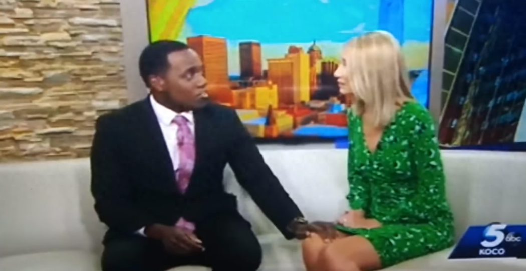 白人女主播笑称黑人同事像猩猩，遭网友怒怼后含泪道歉(图3)