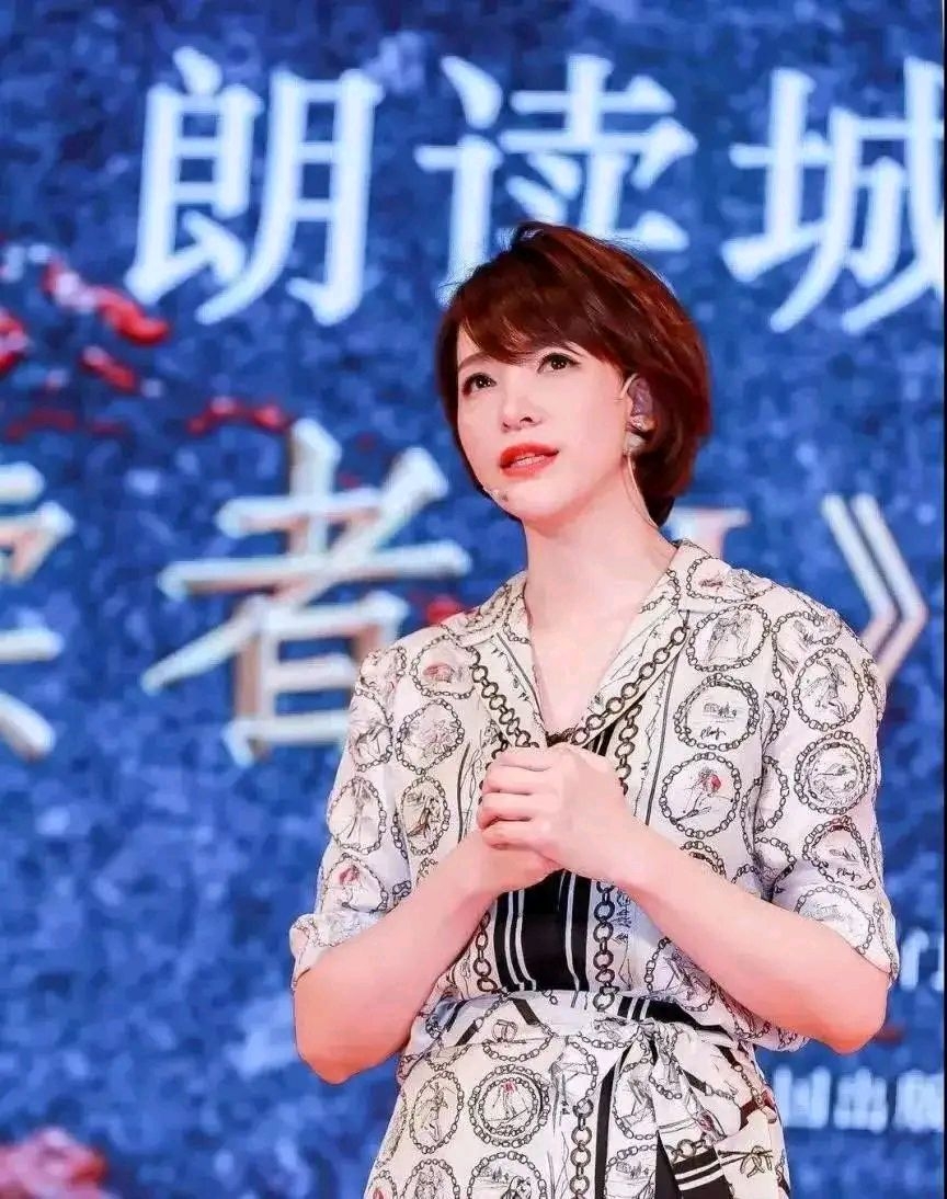 45岁董卿坚持每天阅读：读书和不读书的人生，到底哪里不一样？(图2)