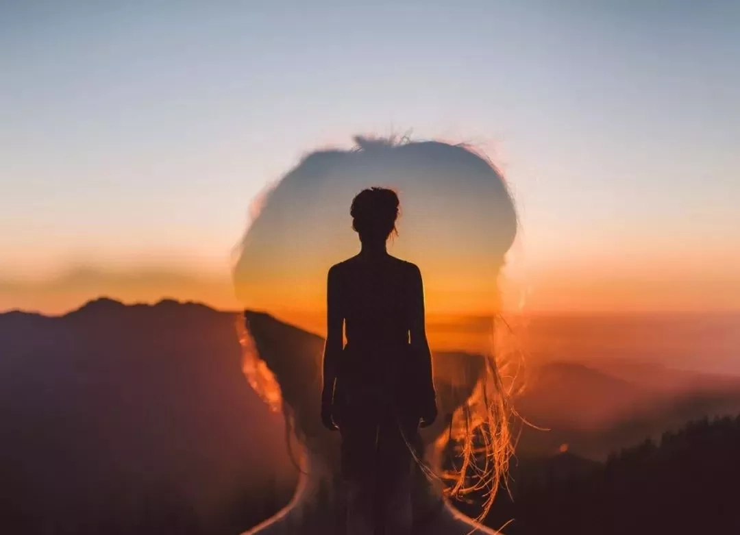 情感语录短句：人生苦短，活着就好，开心就好(图1)