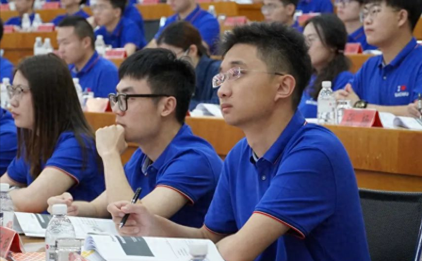 2023宝武新进大学生报到！欢迎加“萌”，感受入职第一课(图2)