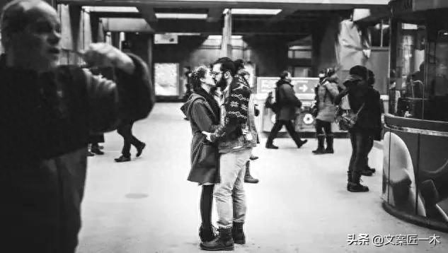 100句情话文案，喜欢和爱全都在这了(图3)