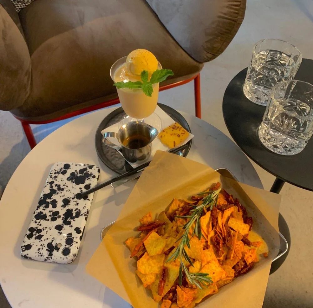 适合吃宵夜晒美食的朋友圈文案(图6)