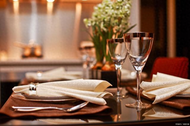 第一次去酒吧发朋友圈 第一次去酒吧的说说(图1)