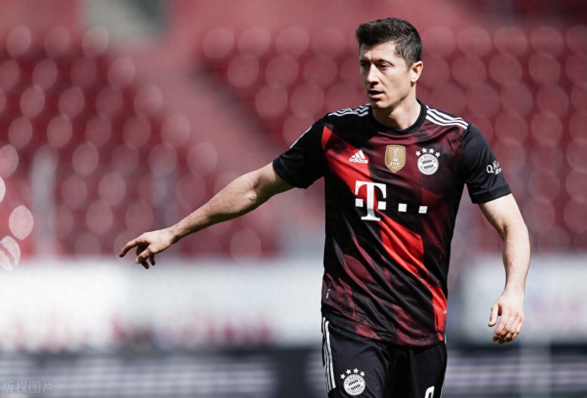 我愿为拜仁赢得一切 如何定义莱万历史定位？5句名言铸就传奇地位(图6)