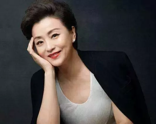 《开学第一课》董卿刷屏：读书带来的气质，就是女人最大的底气(图9)