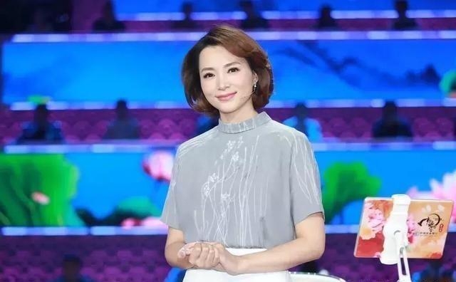 “人间清醒”董卿的五个金句告诉我们，人活着就为了做真正的自己(图4)