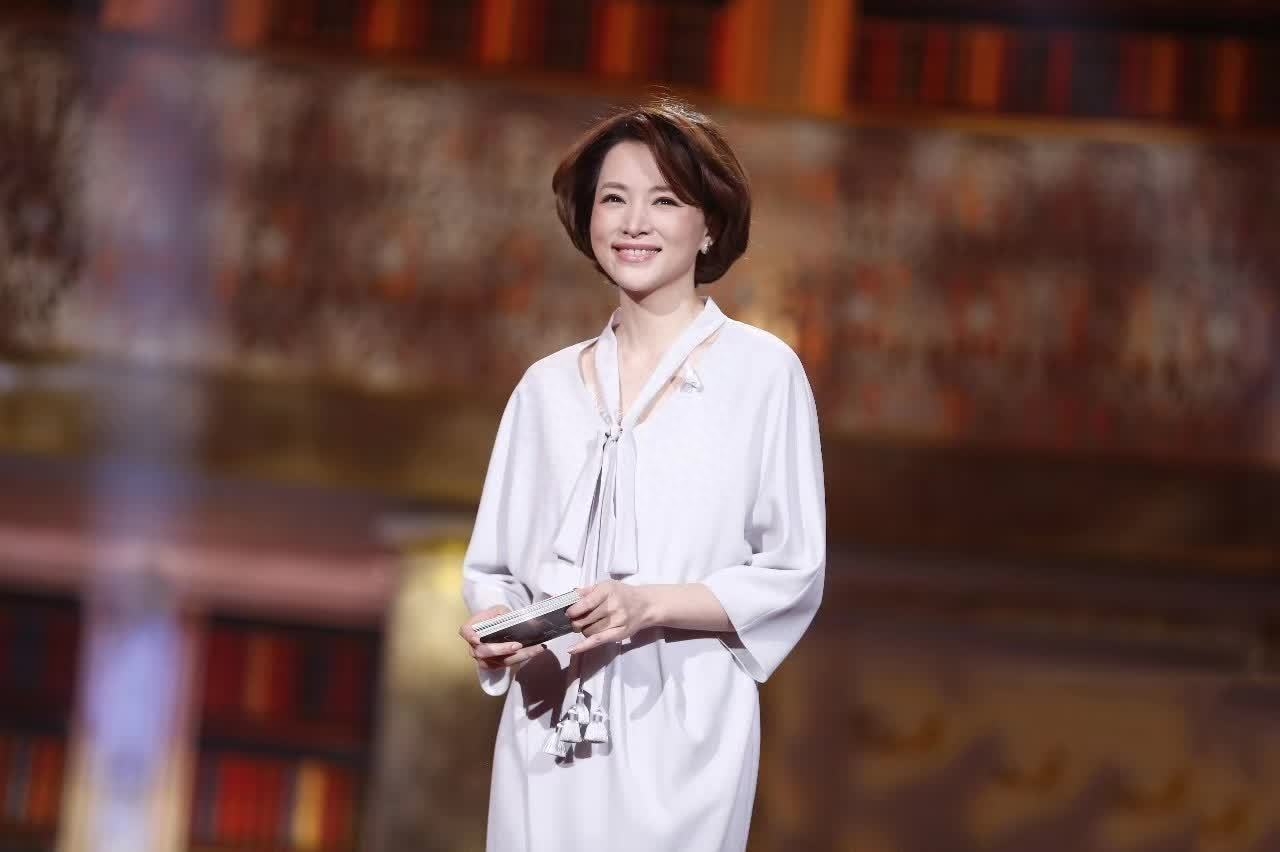 “人间清醒”董卿的五个金句告诉我们，人活着就为了做真正的自己(图10)