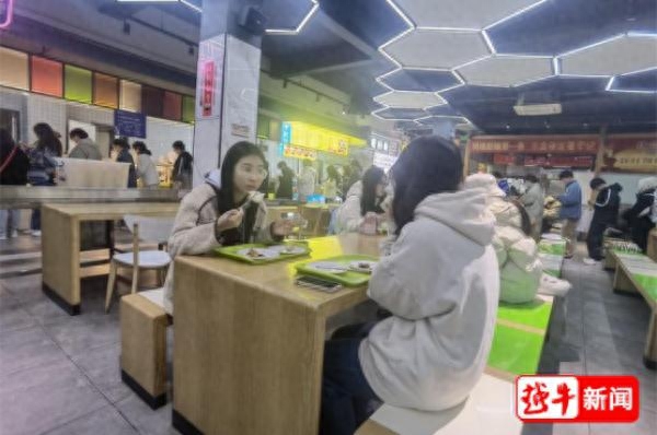 浙江一高校为激励学生早起7点前食堂半价，晨间就餐人数翻倍(图1)