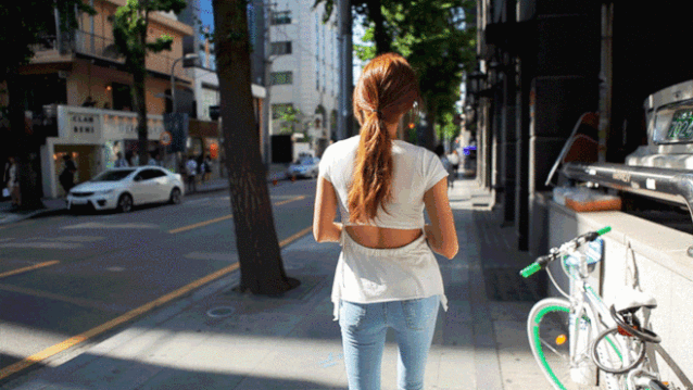 董卿高情商点评上热搜：人生能用“嘴”搞定的，不要用“脾气”(图10)