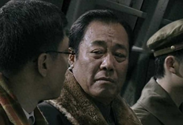 你深爱的人对你忽冷忽热、忽远忽近，她是不是不爱你？(图1)