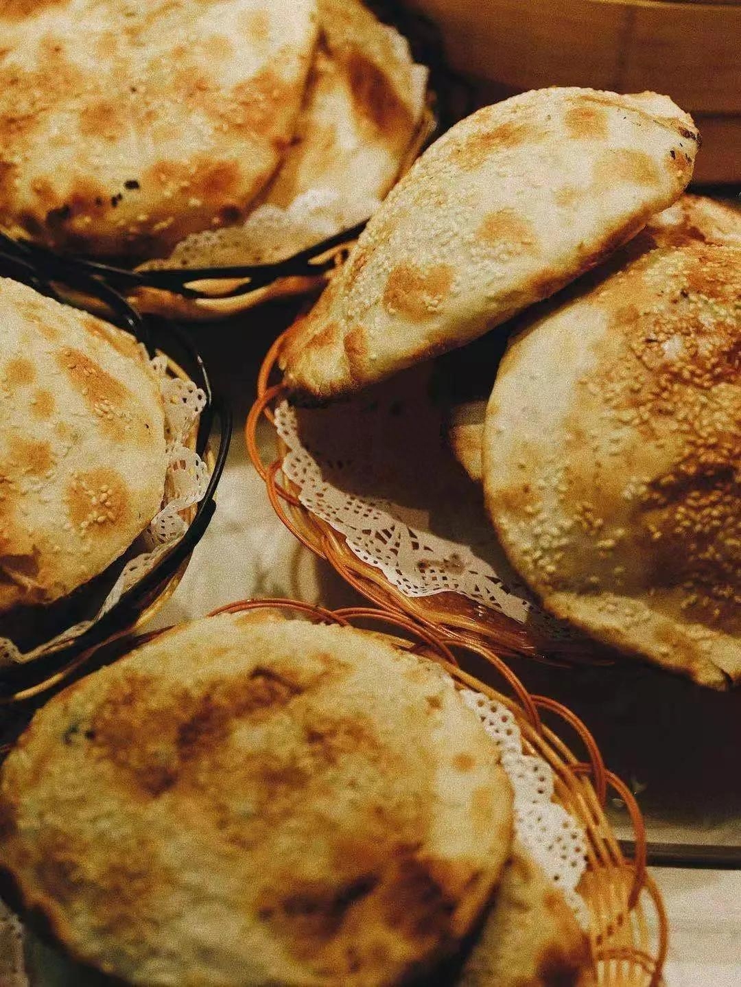 探店：从早晨开到深夜的点心食堂，老饕们都馋这里的烧饼油条(图7)