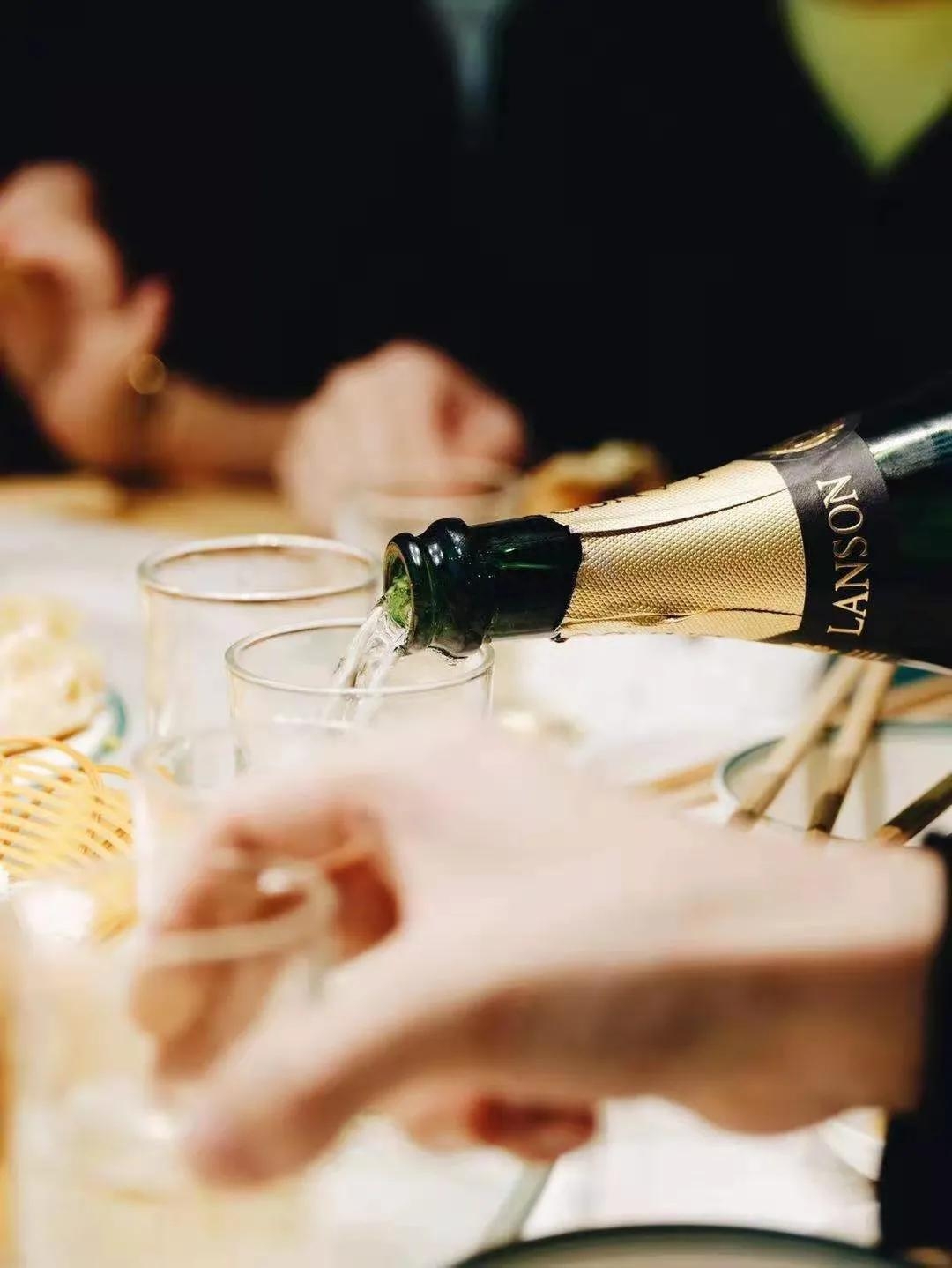 探店：从早晨开到深夜的点心食堂，老饕们都馋这里的烧饼油条(图11)