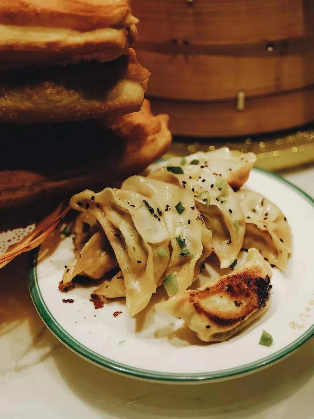 探店：从早晨开到深夜的点心食堂，老饕们都馋这里的烧饼油条(图15)