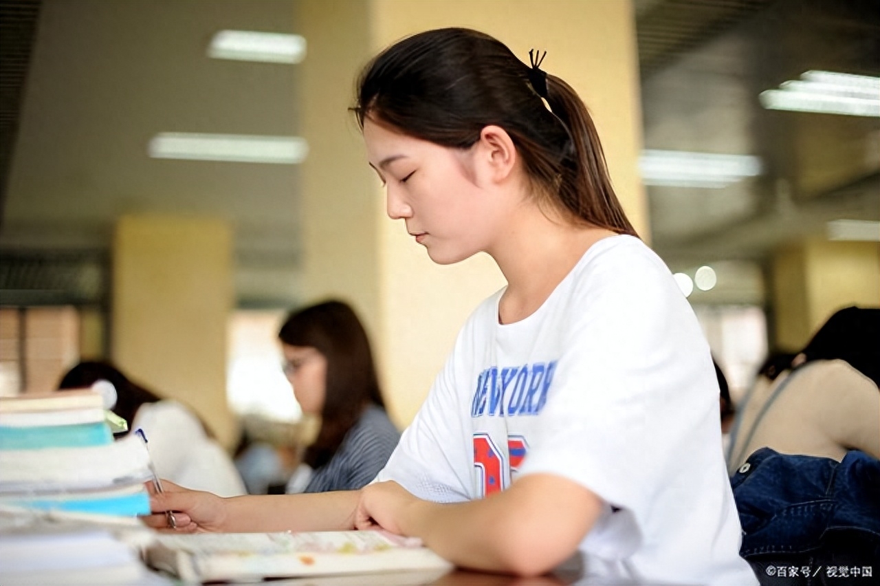 喜欢一个人的文案（表示喜欢一个人的唯美句子）(图3)