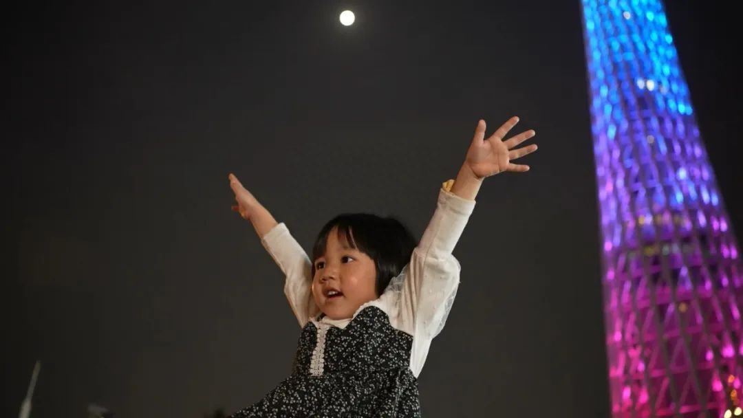 超燃！春日的珠江夜晚，上演惊艳一幕(图10)