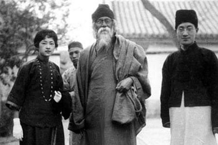 四月里，几首唯美经典的现代爱情诗词(图1)