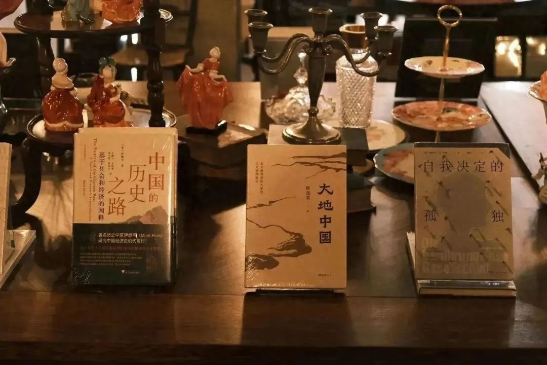 这个6月，我们选出了16本好书(图35)