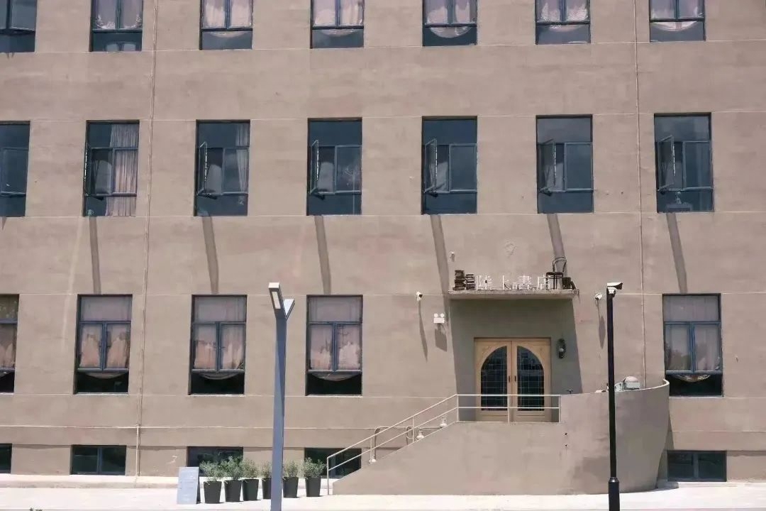 这个6月，我们选出了16本好书(图38)