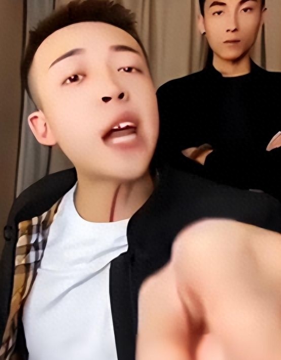 网红宇将军陨落，带人群殴另一网红：精神小伙终是落了网(图1)