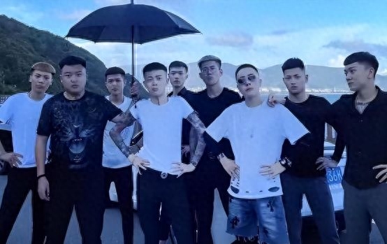 网红宇将军陨落，带人群殴另一网红：精神小伙终是落了网(图4)